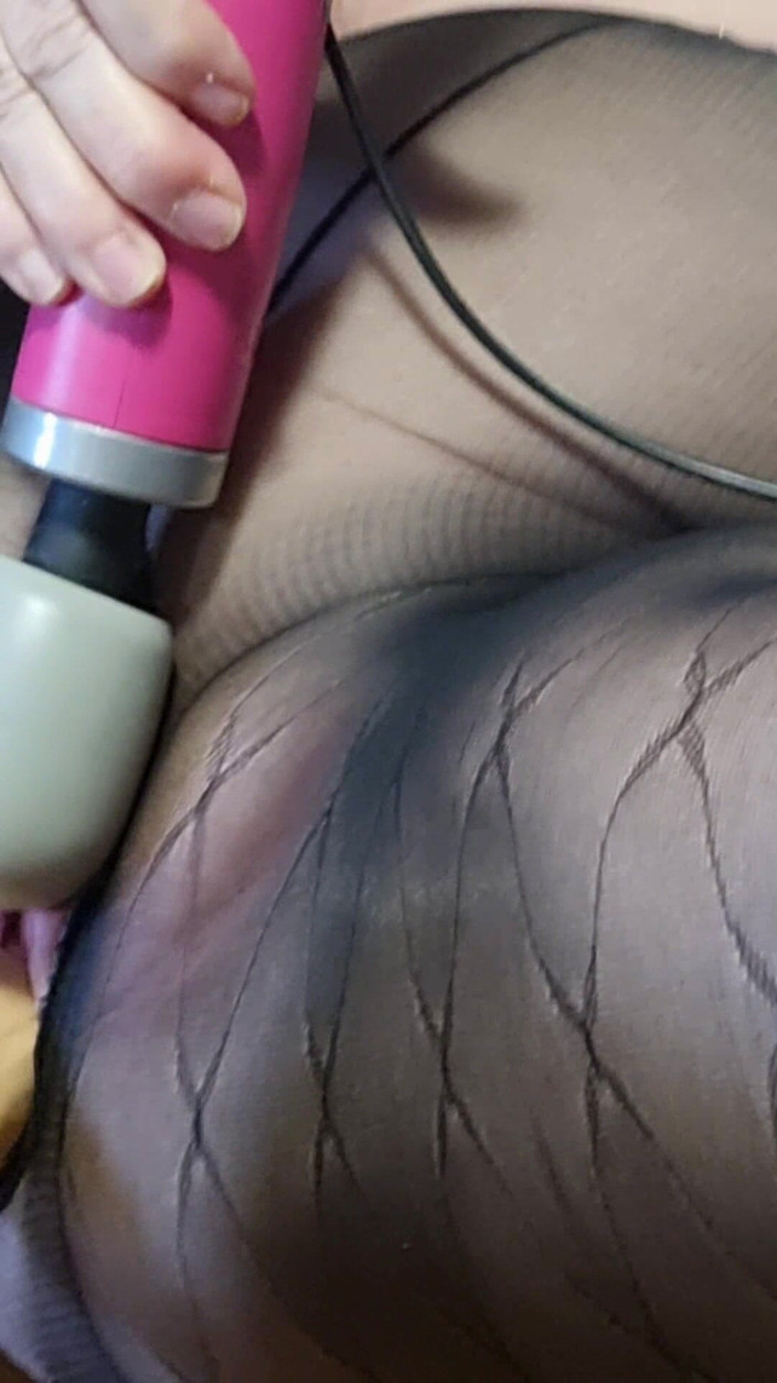 Julie Cunningham: Julie Cunningham Fucked by a Machine While Wearing Black Pantyhose