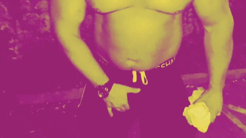 Jack stacked: 체육관이 주차장에서 구부러진 후