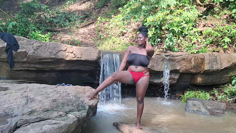 BMCs: Di syurga Purro bersentuhan dengan alam semula jadi basah yang...