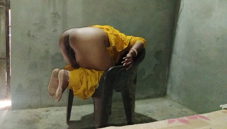 Husband wife: 太ったお尻で隣人をファック