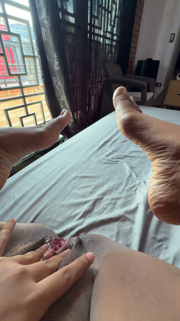 EMY_AND_JONH: Âm đạo ướt ngon lành