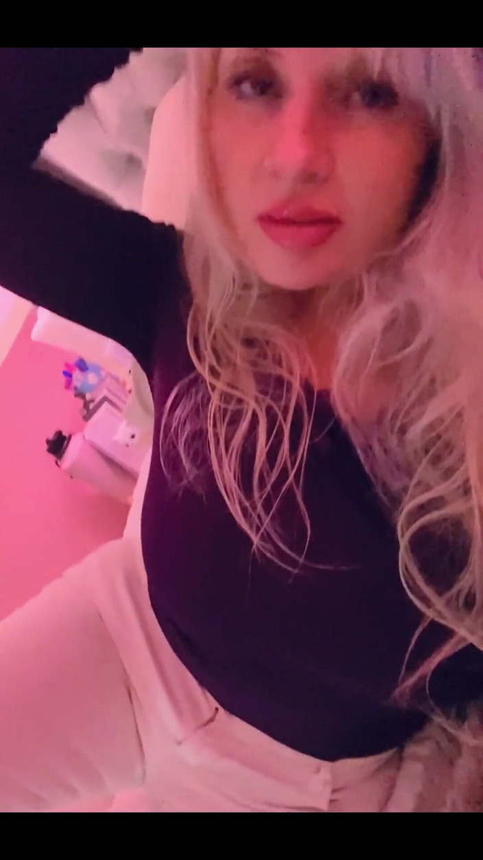 PaintedRose: Cam Calls Tonight