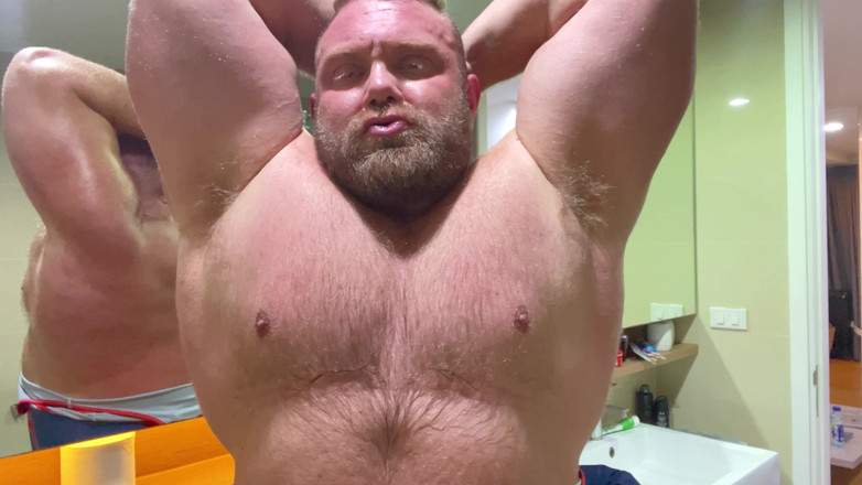 Jack stacked: Protahování v koupelně po tělocvičně!