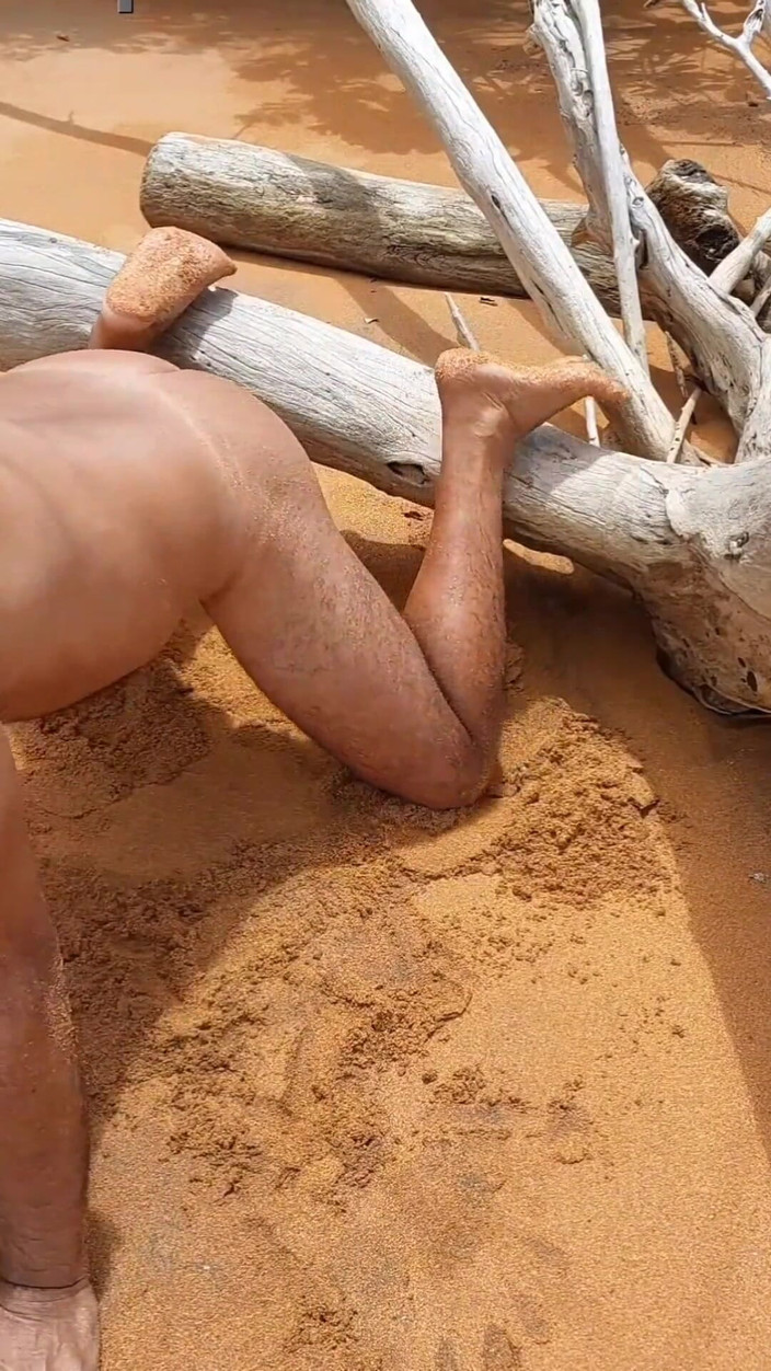 Ladysilvas: Ladysilva Menunjuk-nunjukkan punggung sawonya dengan Garis tan yang sangat seksi...