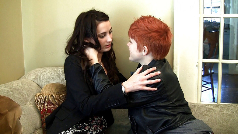 Girls Allowed: 饥渴少女和短发女郎用穿戴式假阳具做爱