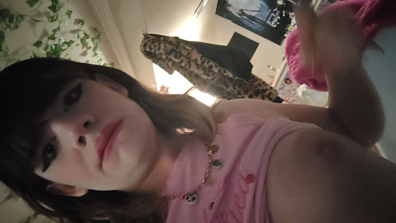 PinkBunni: Big Lipped Trans Girl Rubs Her Cock