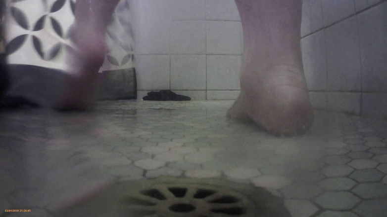 LaLaDelilah: BBW shower feet