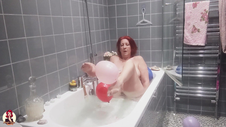 Maggie Moon: Taking a Bath and Playing with Balloons