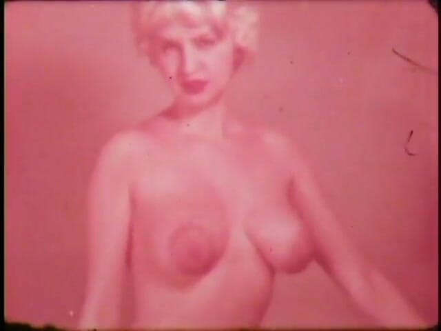 Vintage Usa: Hot vintage MILFS sensual stripping