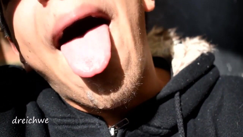 Dreichwe: Tongue game