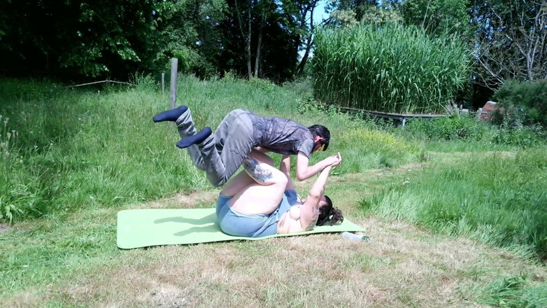 BBWorking: Strong Wife Workday - Strong BBW Uses Her Man as Leg...