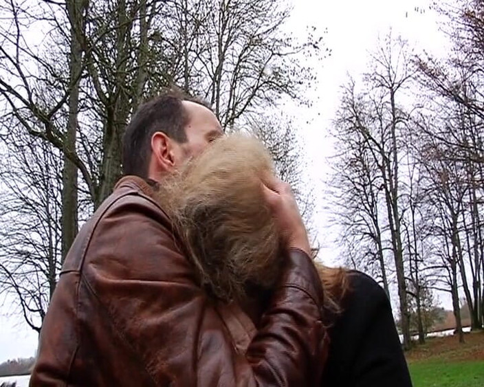 Planete Francaise: Puta francesa mais velha pega no parque e fodida no...