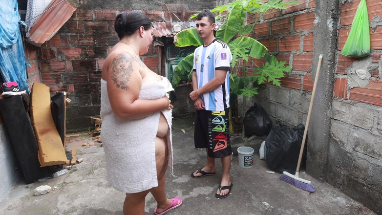 Lexly_16: Извращенная милфа трахает своего сотрудника на работе