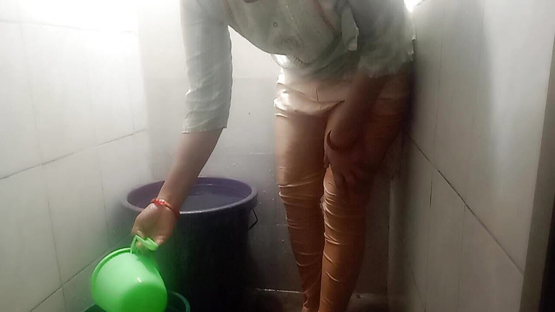 Sagita Sharm: 6人の説得力のあるステップシスター