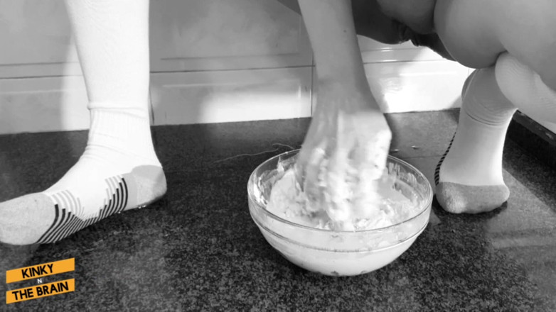 Kinky N the Brain: Pee Dough