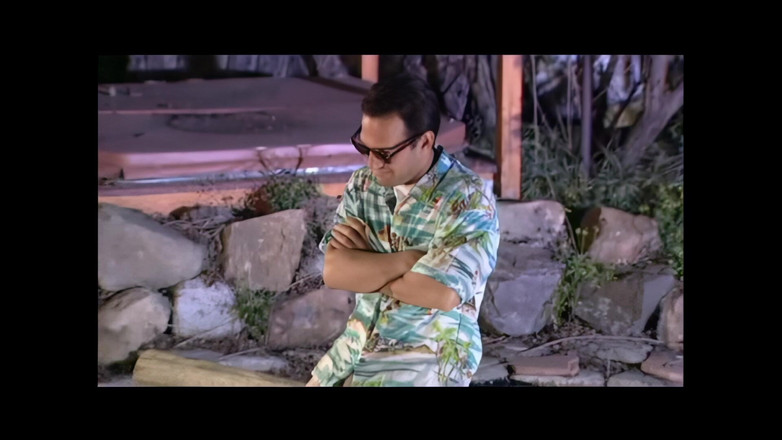 Blitzporn: 若くてエキゾチックな美女が、夏の夜のビーチで大きなペニスに激しく突かれる