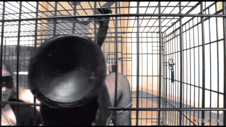 WWMAMM: She was closed in a cage with a lot of...