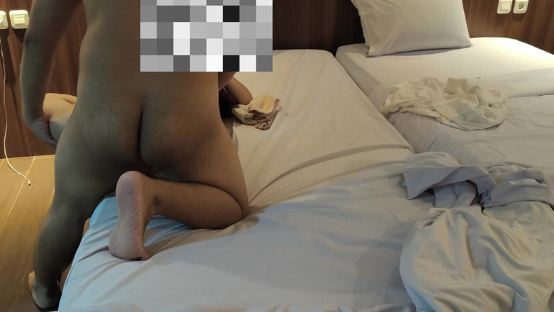 Micooowww04: Mi sta scopando così profondamente moglie prende il cazzo del...
