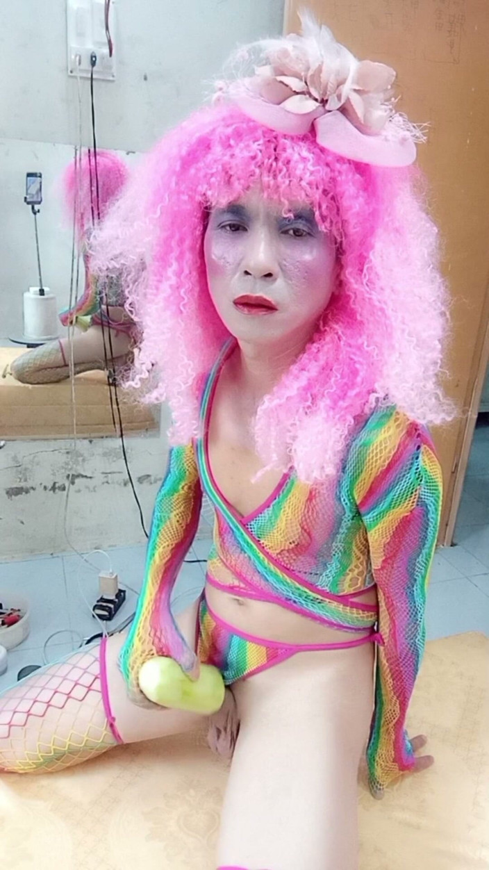 nguyen dang thien tri: Transgender le trägt sexy kleidung und spielt sex