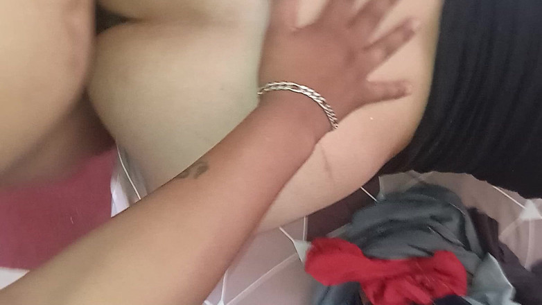 Eatrella j: Süchtig und gefickt und lässt ihr handy nicht gehen