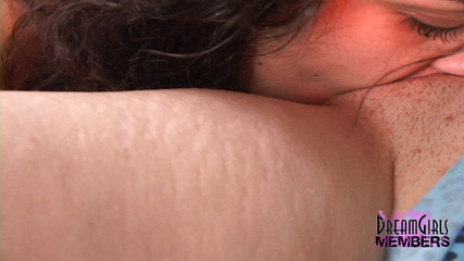 Dream Girls: Petrecerea ciudată își fute dur pizda prietenelor