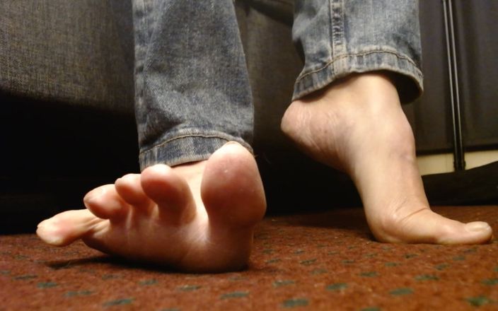 Abby Anna: Dita dei piedi fetish stuzzica unghie dei piedi incompiuto