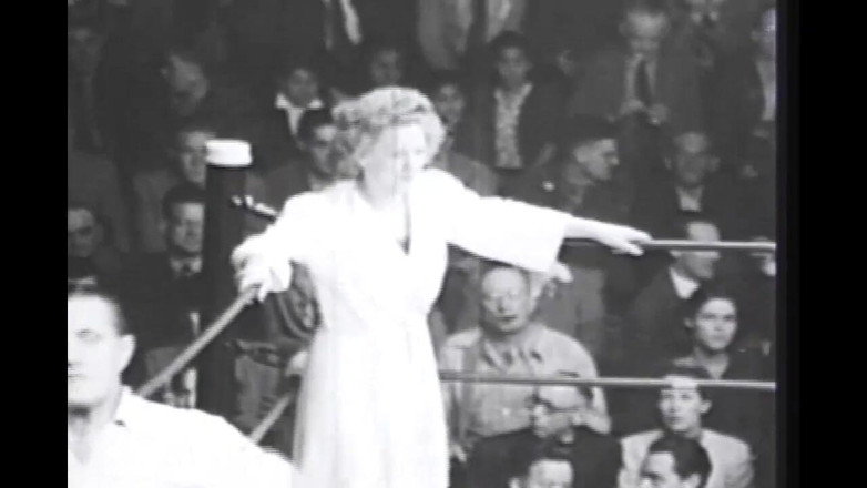 Vintage megastore: 30's Black and White and Lots of Fur