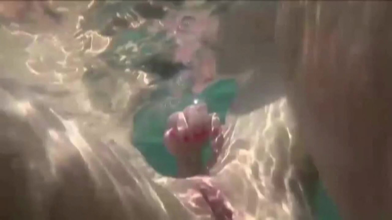 Lydia Privat: Fucked in the middle of the pool