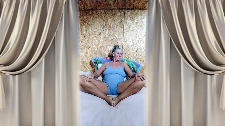 Lukerya: Bà nội trợ nóng bỏng Lukerya. Yêu một người phụ...