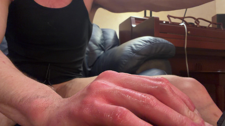 Savage confidence: Zobacz moje ogromne BWC i piłki, gdy siedzę rozłożone nogi