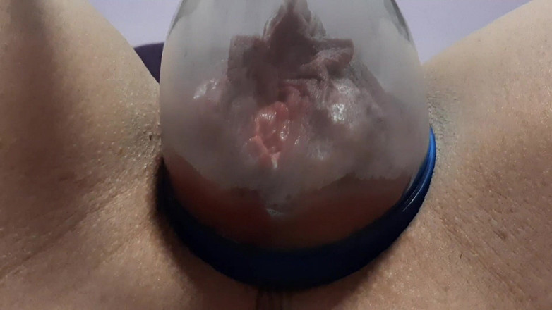 Danaxmuscles: Memek raksasa yang luar biasa dipompa