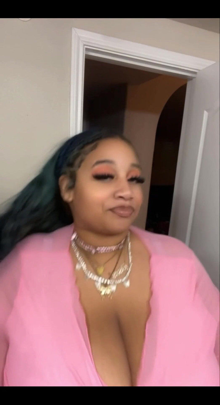 Biggdebbie solo: Biggdebbiecakez Is Sucha Tease
