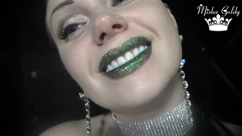 Goddess Misha Goldy: Sborra duro per le mie labbra verdi e glitterate
