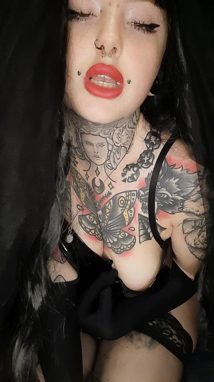 Yourfavecumslut: Pengantin dominan mengambil kawalan penuh