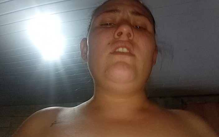 Naomi Simon: Oh betapa buruknya - aku suka kamu mematahkan pantatku - itu menyakitkanku...