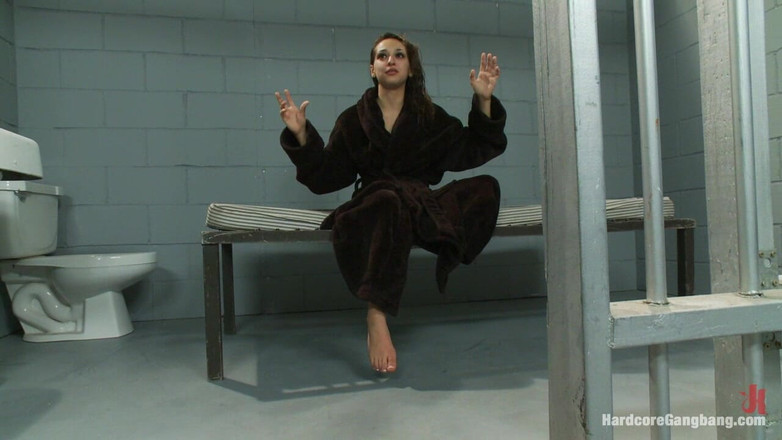 Hardcore Gangbang by Kink: Chola love 2: Rache-gangbang im all-mädchen-gefängnis