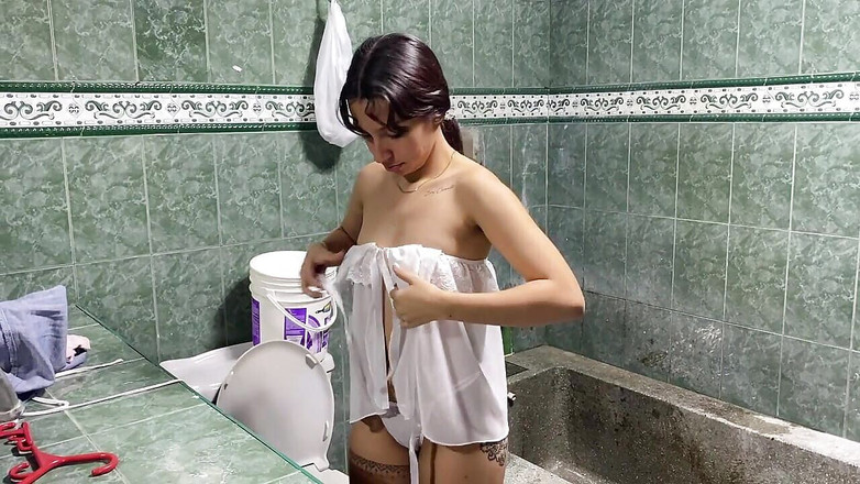 DAYANNA: Šukám s atraktivní dívkou, kterou potkávám ve fotografickém studiu