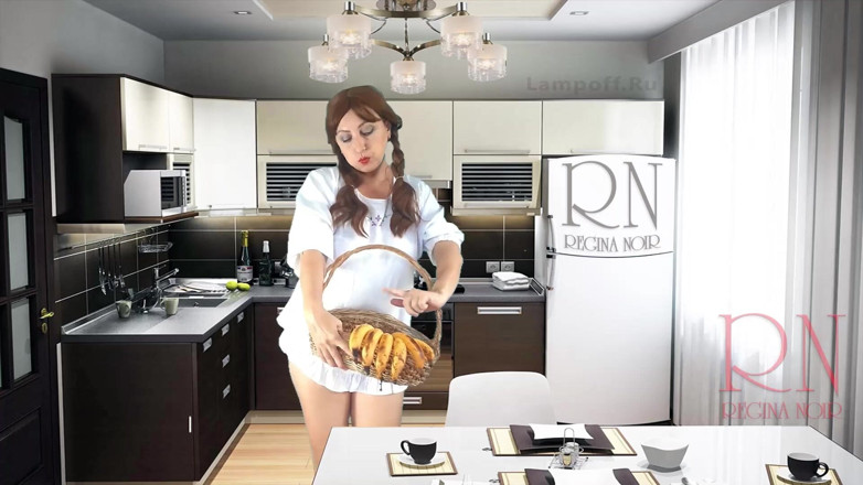 Regina Noir: Une femme de ménage joyeuse sans culotte mange beaucoup de...