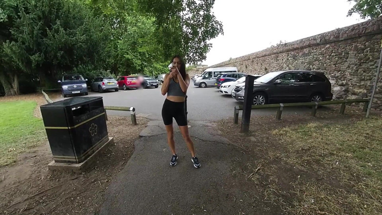 VR smokers HD-2D Videos Only: Người mẫu Kim - đi dạo