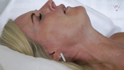 Dirty Tina: Jeho první bílá! 18letá Keňka šuká!