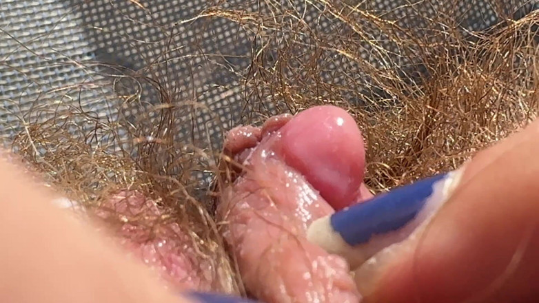 Cuteblonde666: Amateur Hairy Girl Mastubates in Closeup with Huge Clit