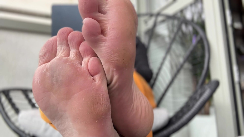 Miss Valentina: Bláznivé uctívání nohou