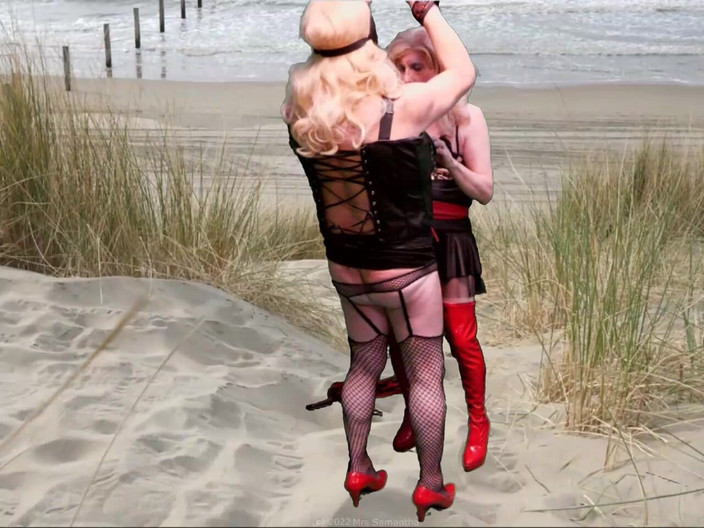 Mrs Samantha: Sra. Samantha castiga sua escrava Tgirl Marina com uma boa...