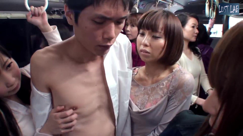 Lust lab: Überfüllte bus-versuchung - umgeben von verheirateten frauen, die den spieß an...