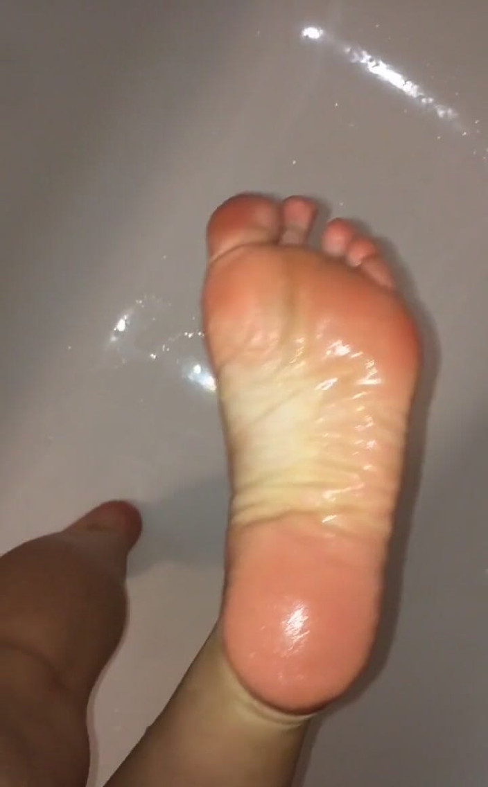 Nesty: Para meus amantes de pés, minhas solas