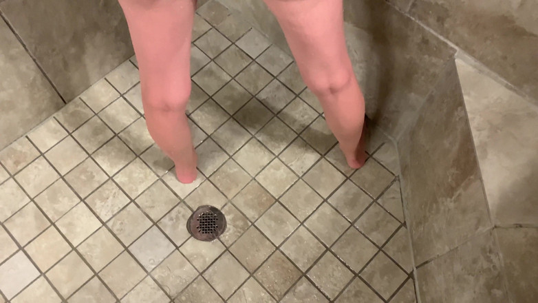 Priscilla Johnson: Pregnant Priss gets fucked in the shower - creampie pours out