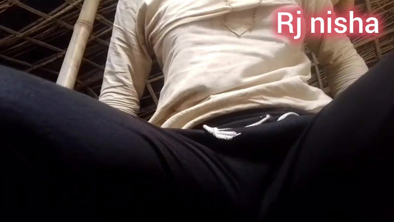 RJ NISHA: Masturbează o indiancă bhabhi cu degetele