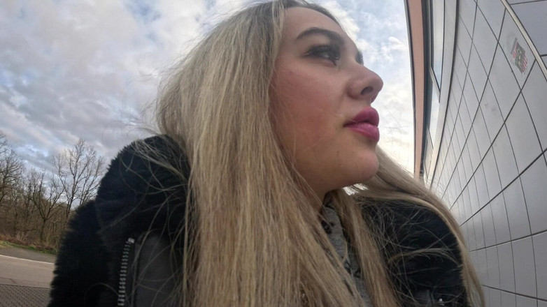 Beverly peach: Cel mai tare pipi în toaleta publică!