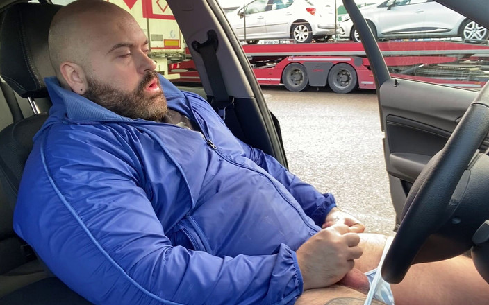 Djemelloxxxx: Truckstop penghisap zakar bahagian 1