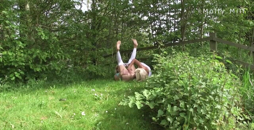 Molly MILF: Crazy Lesbian Outdoor Sex